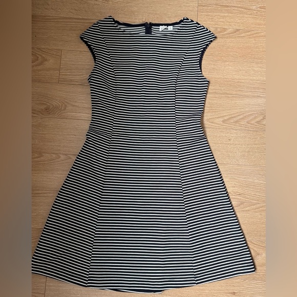 GAP Striped Black and White Women's Dress - Picture 2 of 6